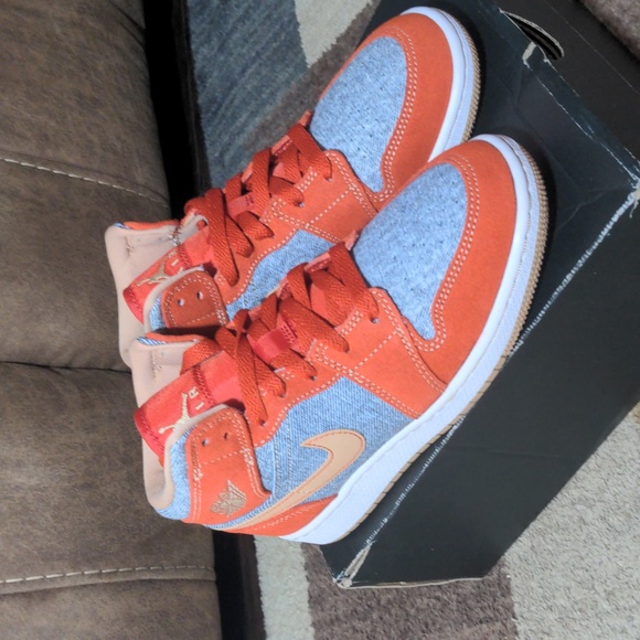 Jordan Other - Air Jordan 1 Mid SE (GS)
